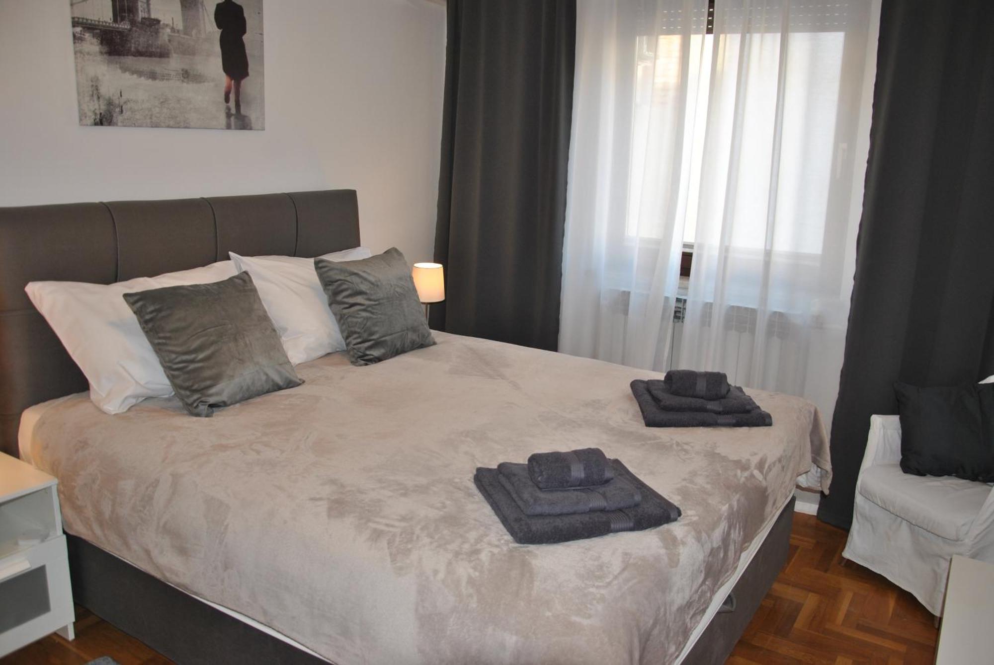 Golden Rays Apartman *